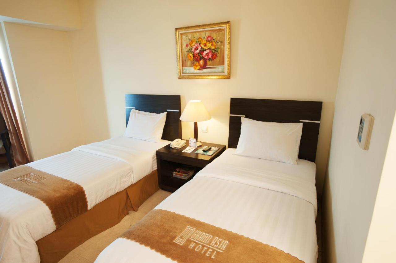 Grand Asia Hotel Jakarta Exterior photo